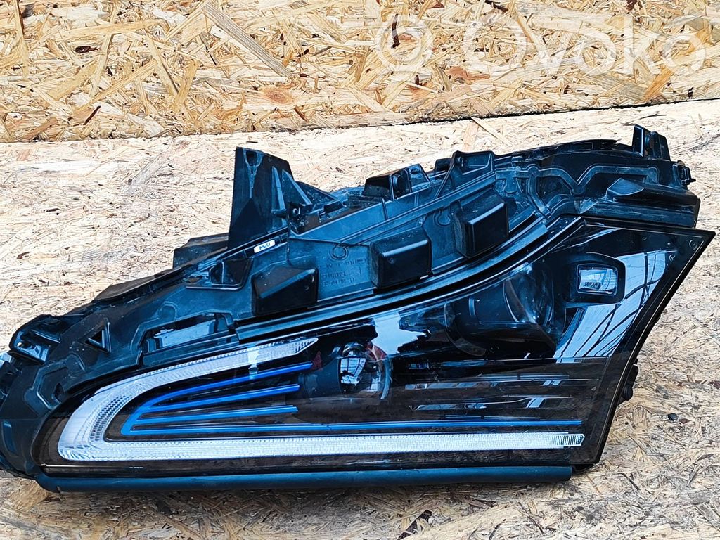 Mercedes-Benz EQC Lampa przednia 