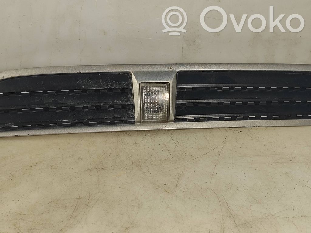 Opel Antara Lusteinlass Gitter Kotflügel 