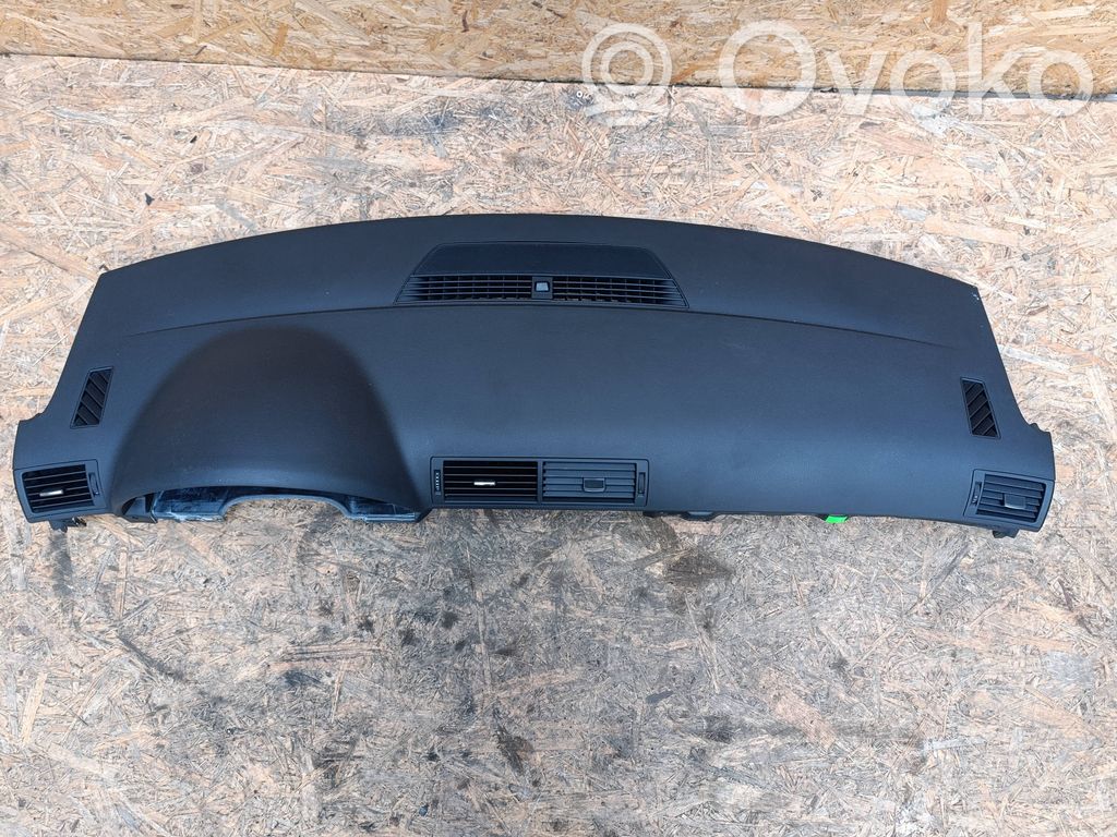 Audi A4 S4 B7 8E 8H Deska rozdzielcza 