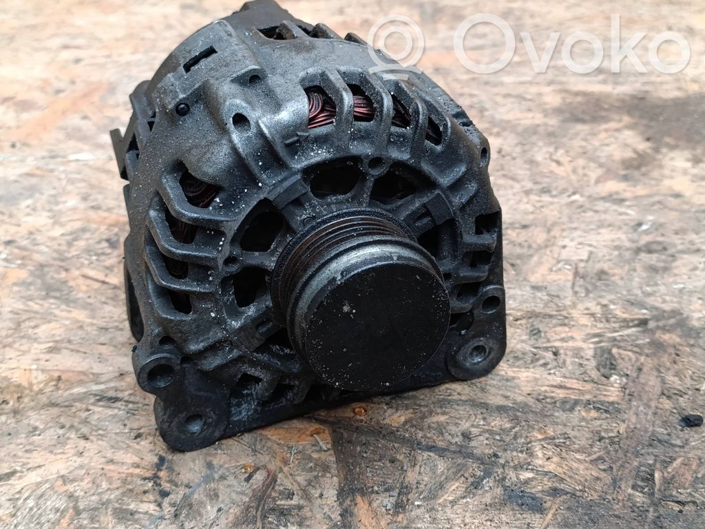 Volkswagen PASSAT B5.5 Alternator 