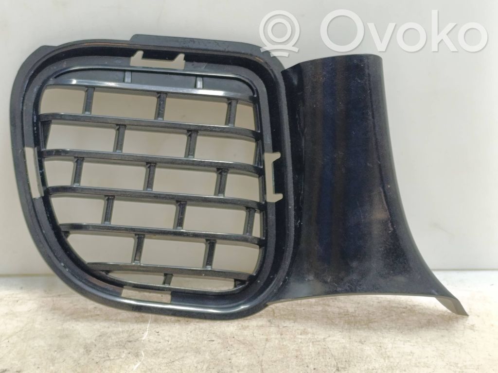 Dodge Challenger Front bumper lower grill 