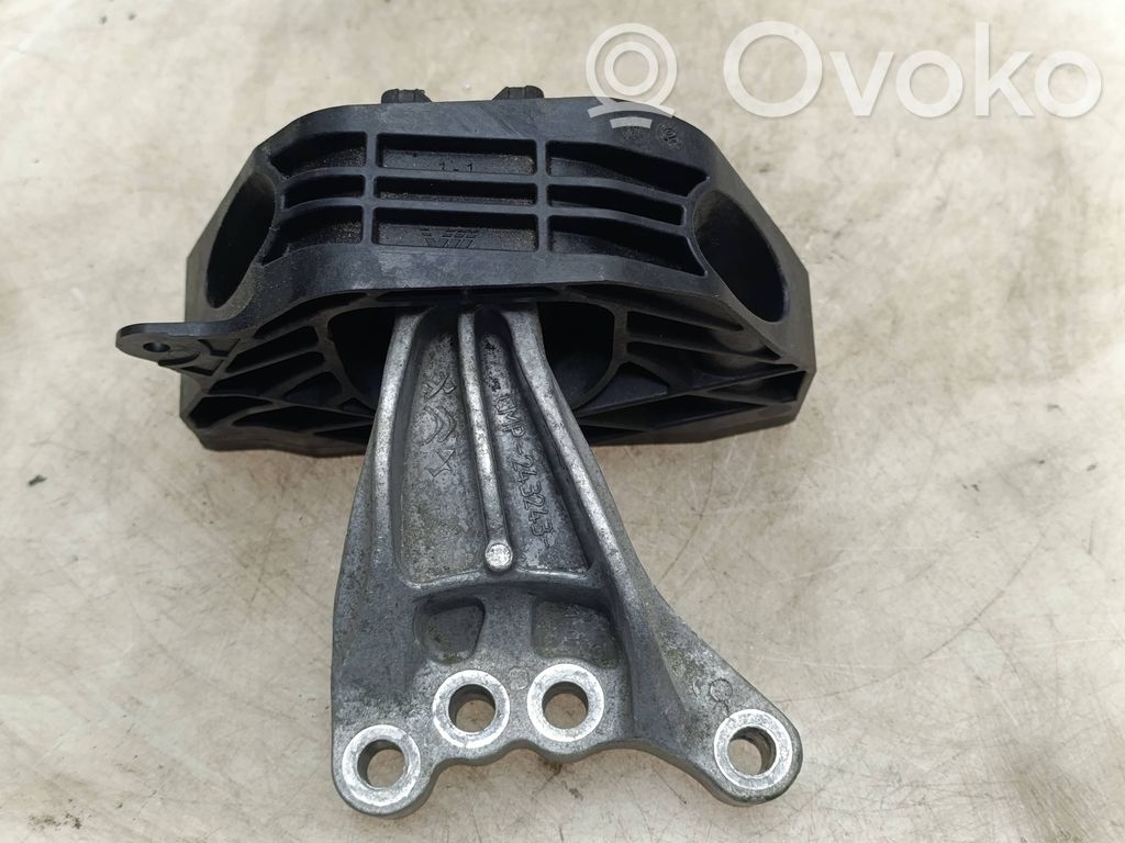 Engine mount bracket   CMP243243