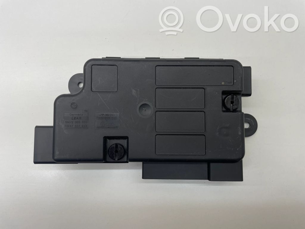 Volkswagen PASSAT B6 Módulo de fusible 