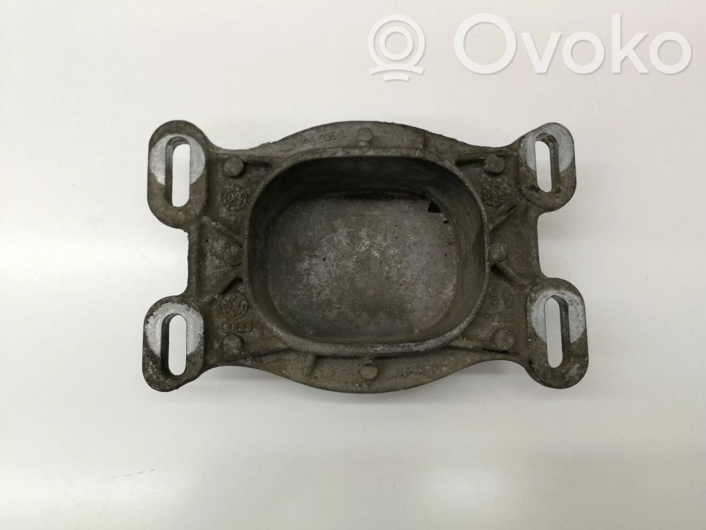 Engine mounting bracket   4B0199335L