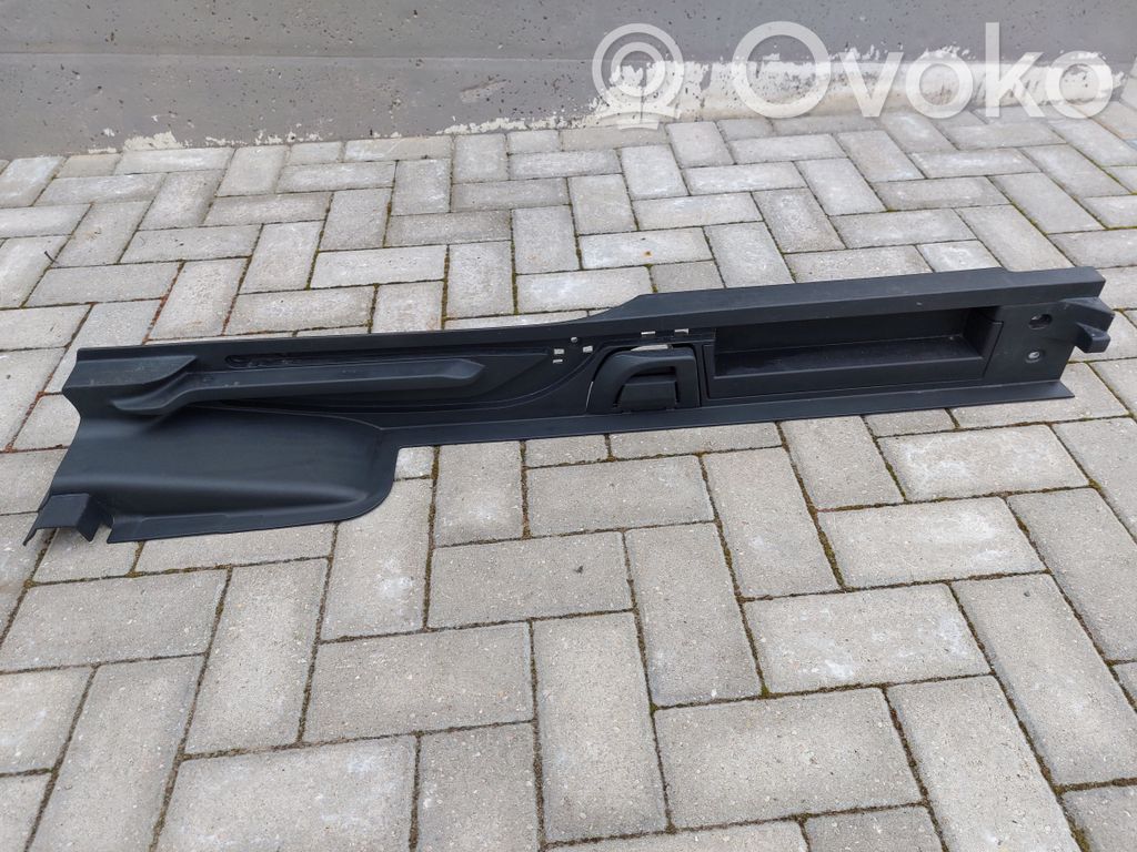 Volkswagen PASSAT B8 Mocowanie półki/rolety bagażnika 