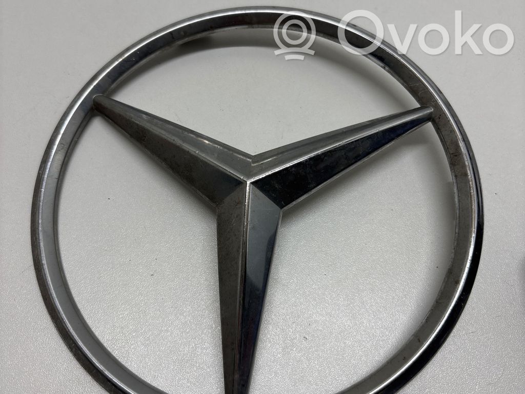 Logotipo/insignia/emblema del fabricante   A0008171016