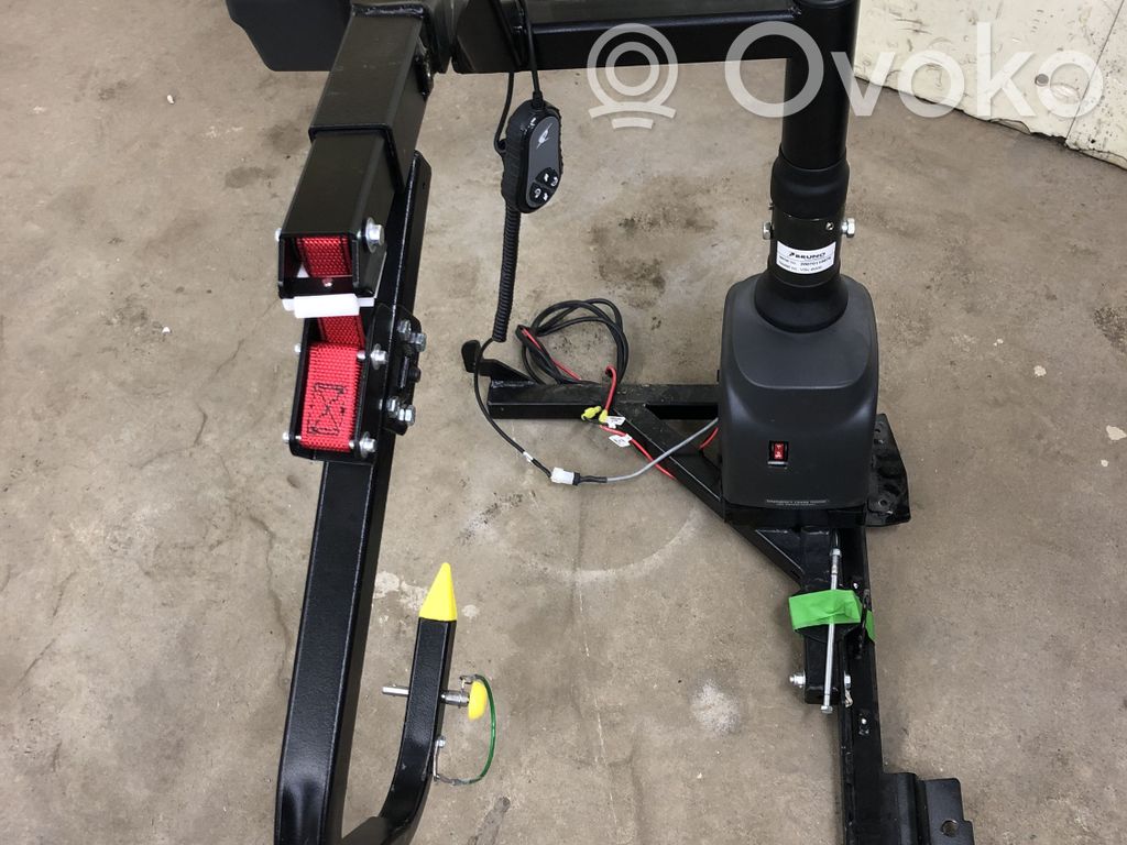 Other trunk/boot trim element