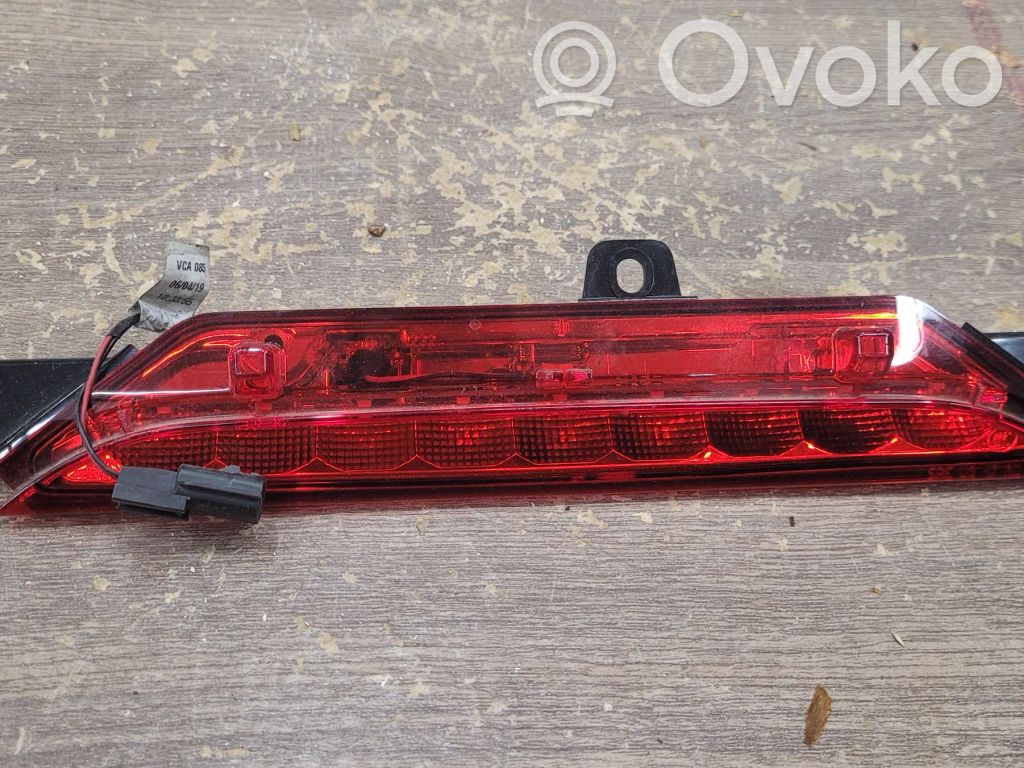 Chrysler Pacifica Third/center stoplight 