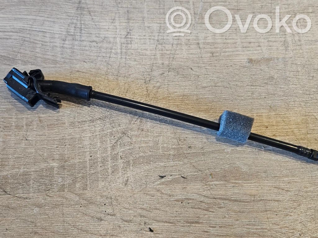 Chrysler Pacifica Windshield washer spray nozzle 