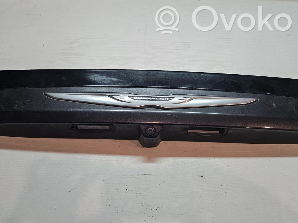 Chrysler Pacifica Trunk door license plate light bar 