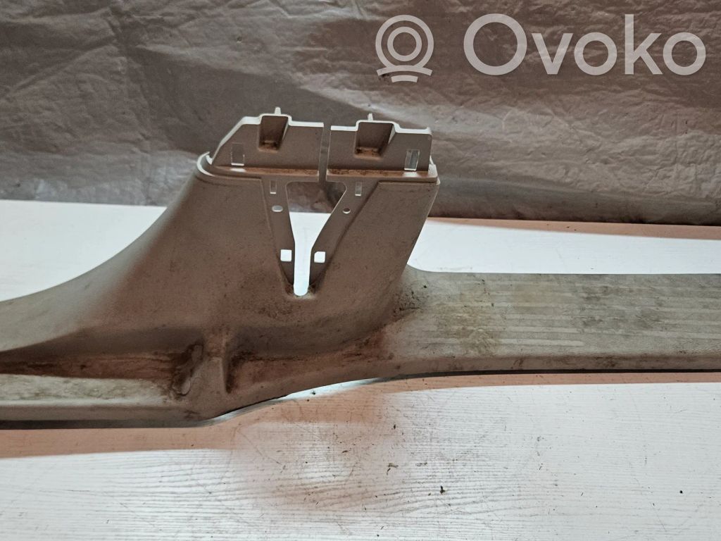 Chrysler Pacifica Rear sill trim cover 
