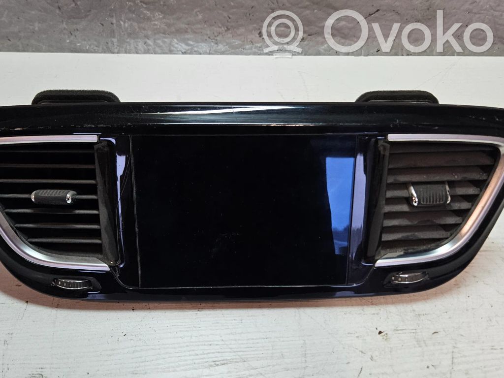 Chrysler Pacifica Screen/display/small screen 