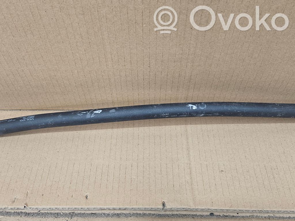 Volvo XC60 Radiator mount bracket 