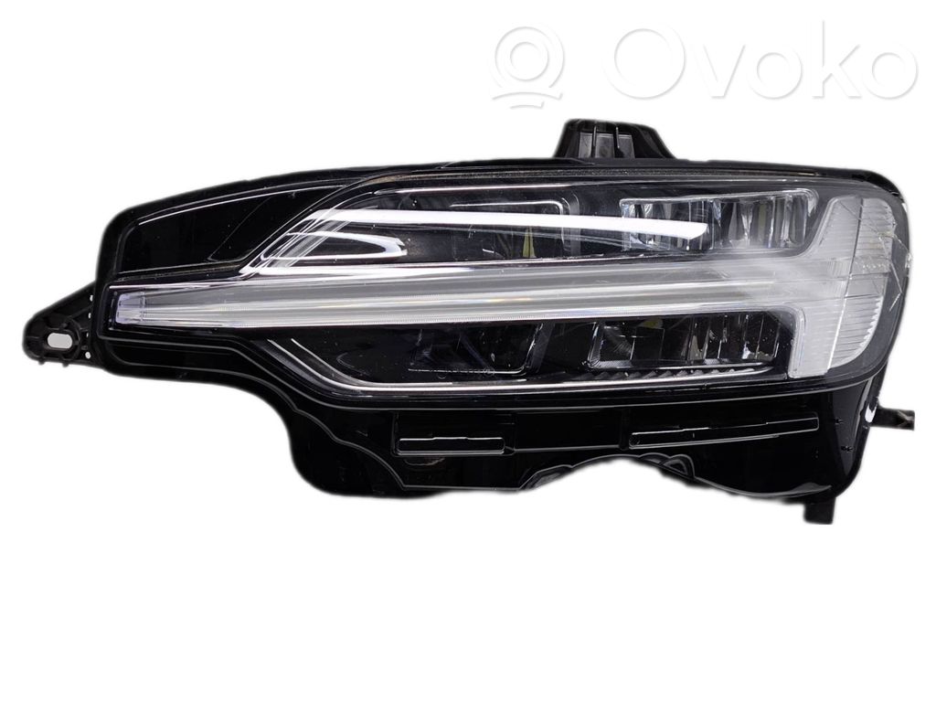 Volvo V60 Lampa przednia 