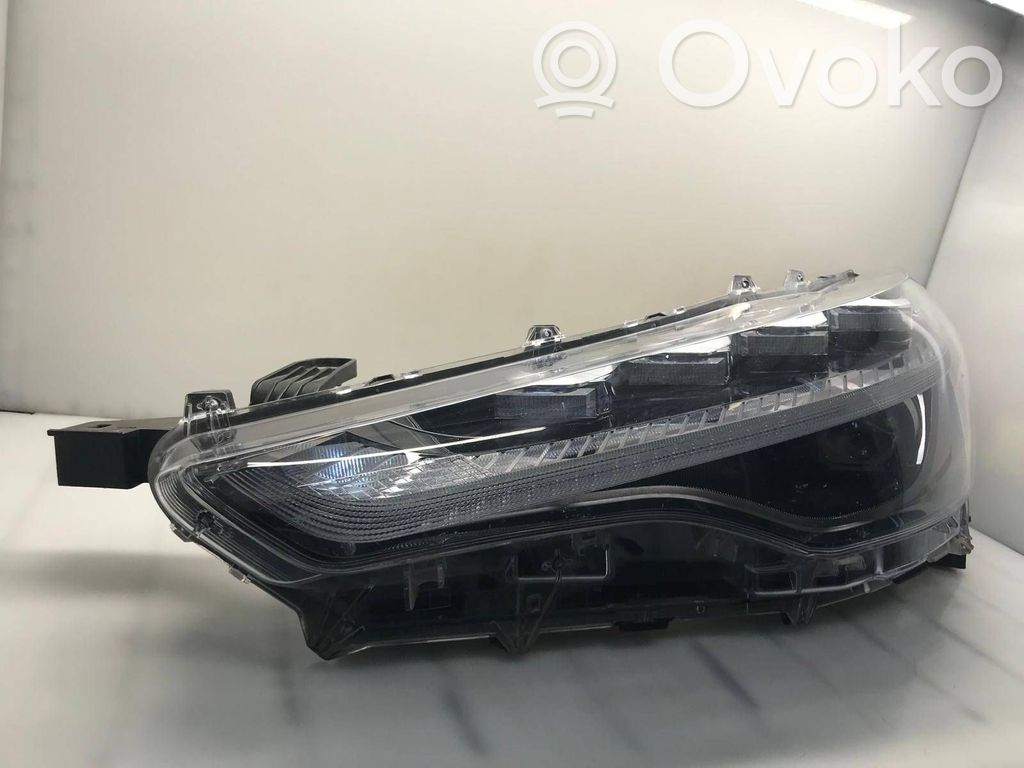 Toyota Corolla Cross Передняя фара 