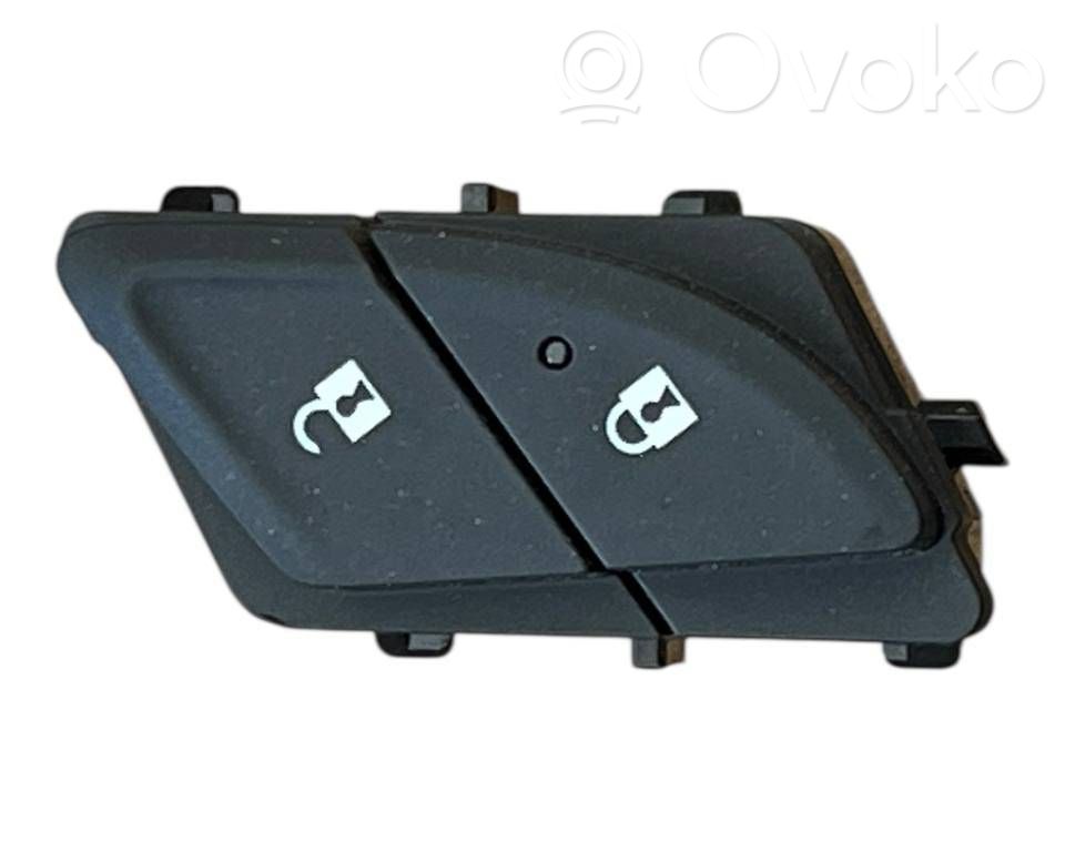 Opel Insignia B Central locking switch button 