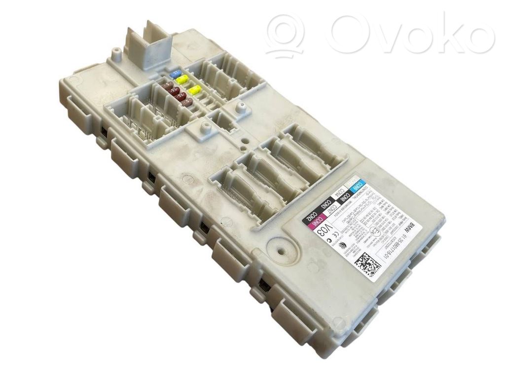 BMW 5 G30 G31 G38 Ramka / Moduł bezpieczników 