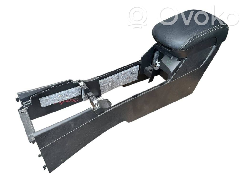 Mitsubishi Lancer X Glove box central console 