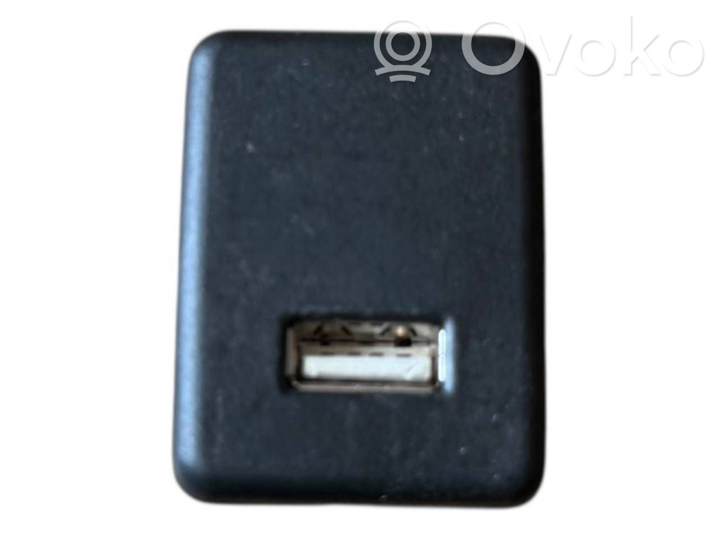 Opel Astra K USB socket connector 