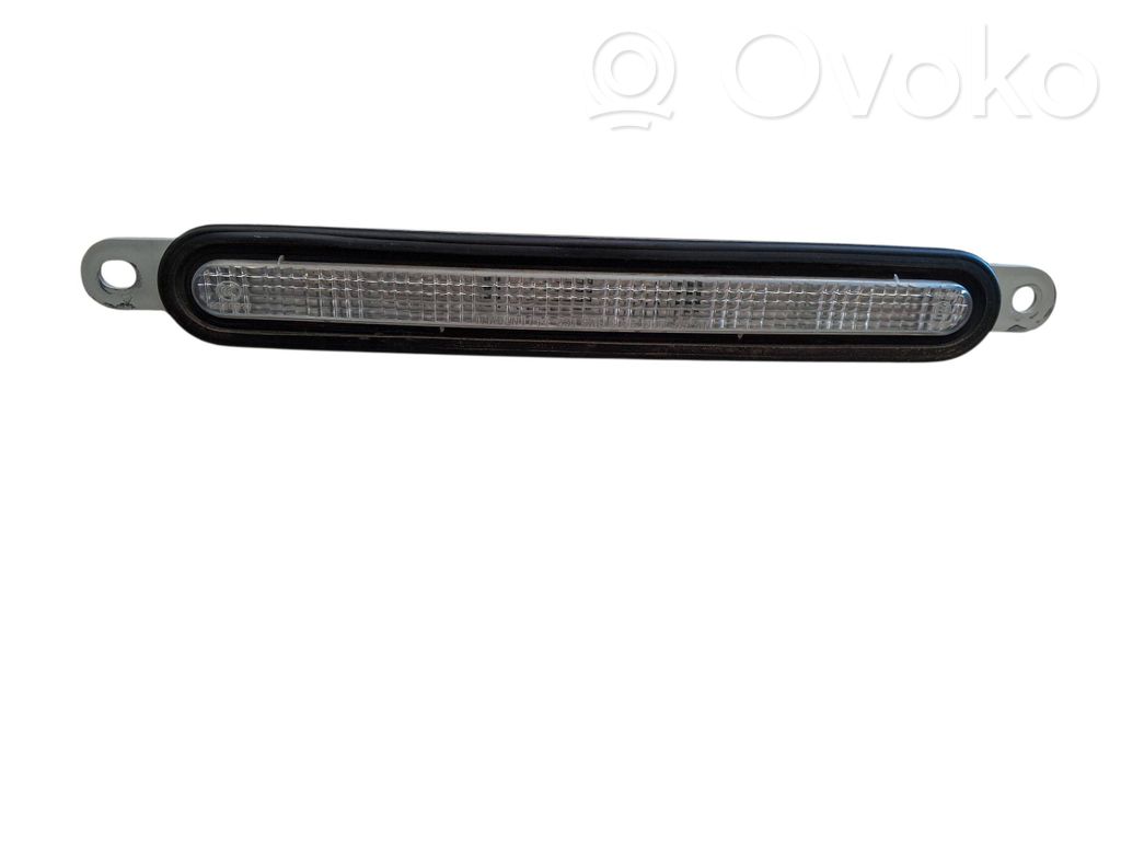 Dritte Bremsleuchte   A046017