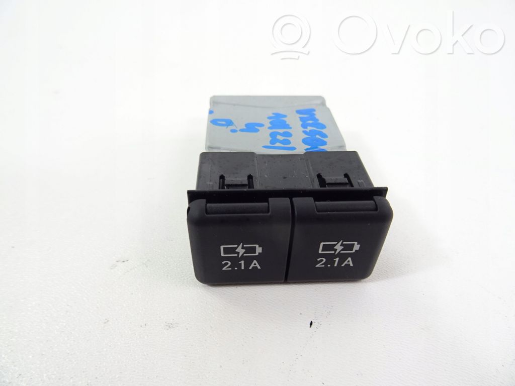 Lexus UX USB socket connector 