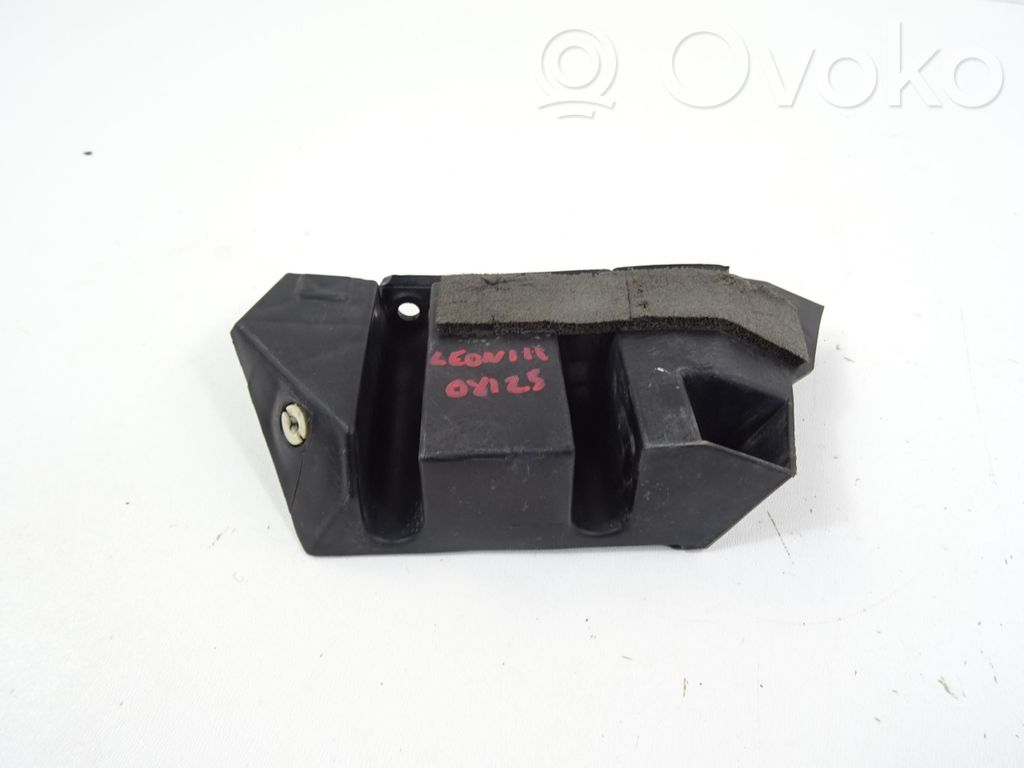 Seat Leon (5F) Front bumper mounting bracket 