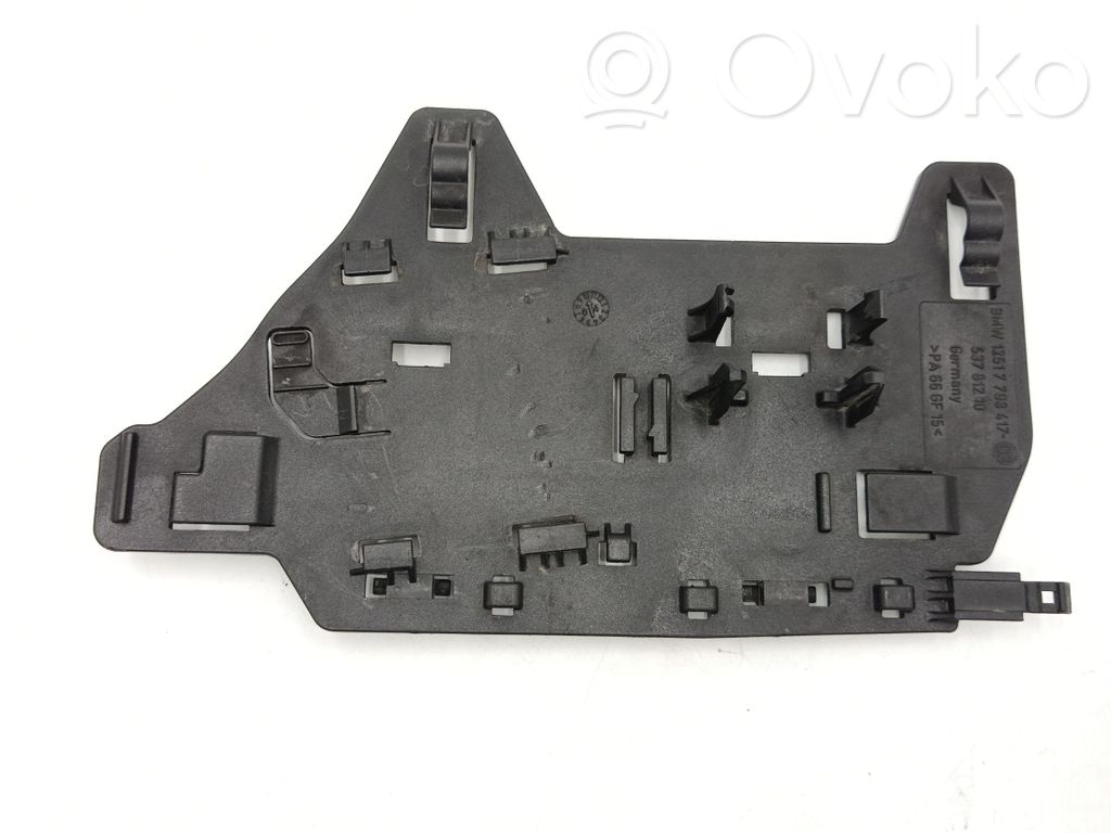 BMW 5 E60 E61 Muu moottoritilan osa 