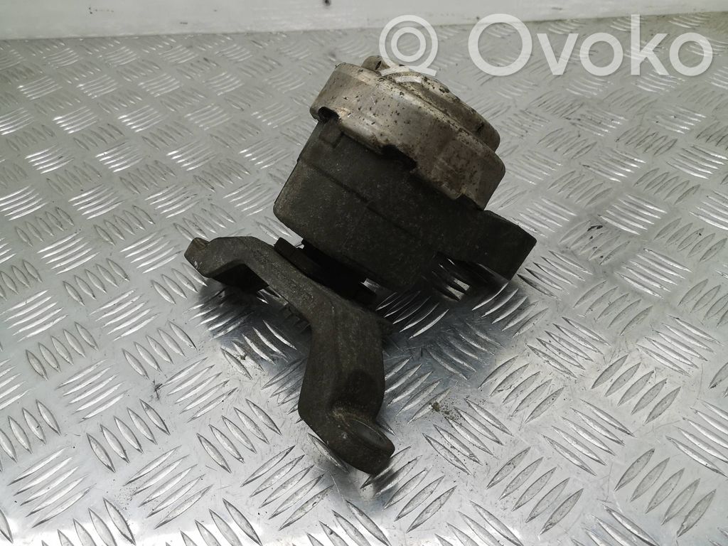 Ford Mondeo MK IV Engine mount bracket 