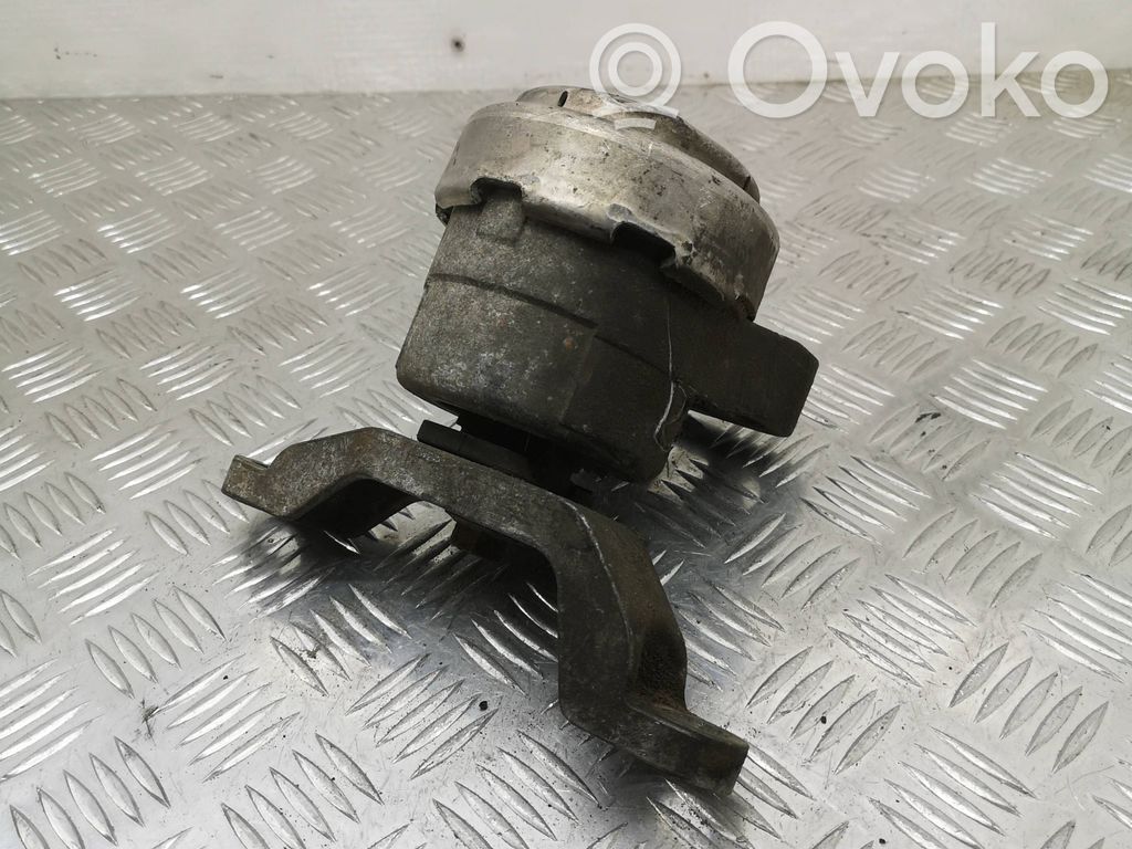 Ford Mondeo MK IV Engine mount bracket 