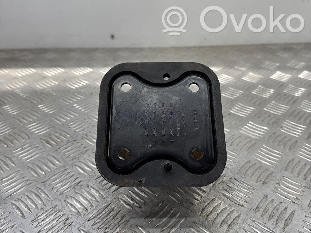 BMW 5 E60 E61 Aizmugurē bampera amortizators 