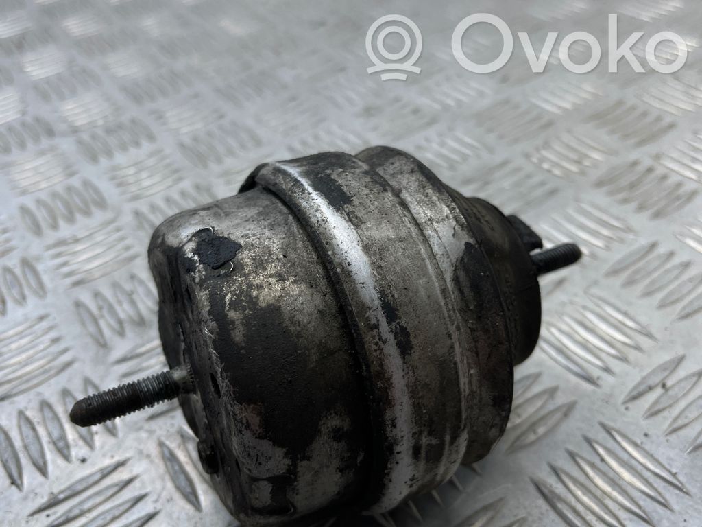 Audi A6 S6 C5 4B Engine mount bracket 