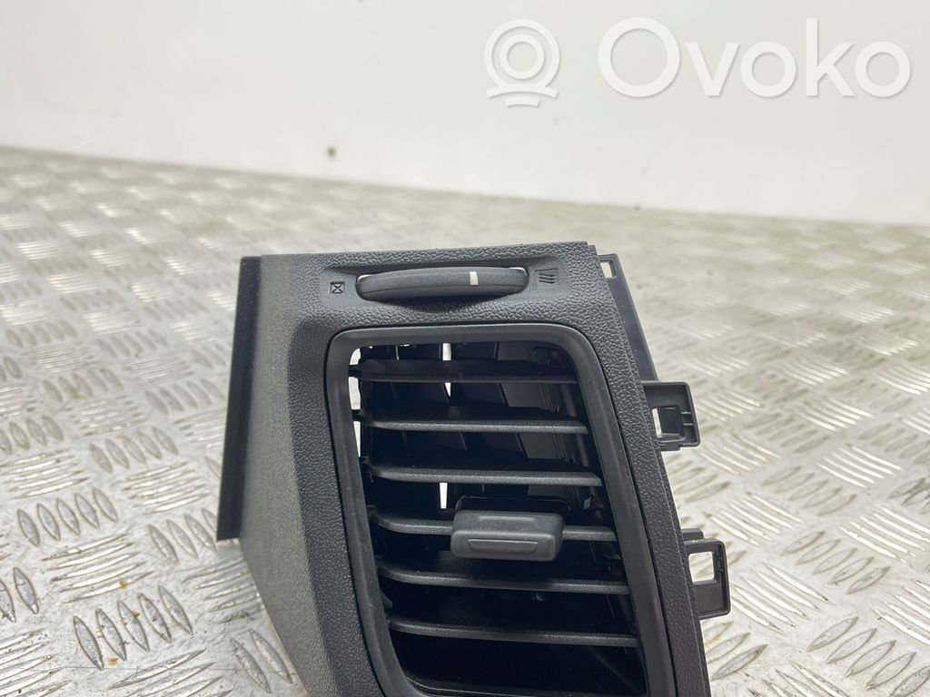 Ford Transit Custom Kojelaudan sivutuuletussuuttimen kehys 