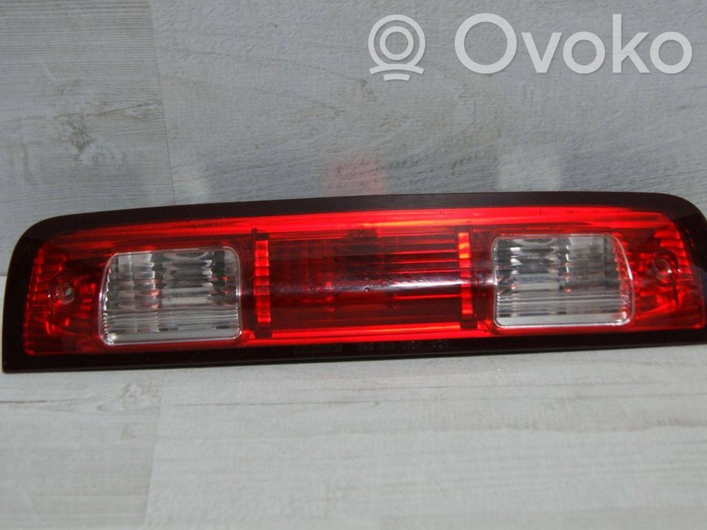 Dodge RAM Third/center stoplight 