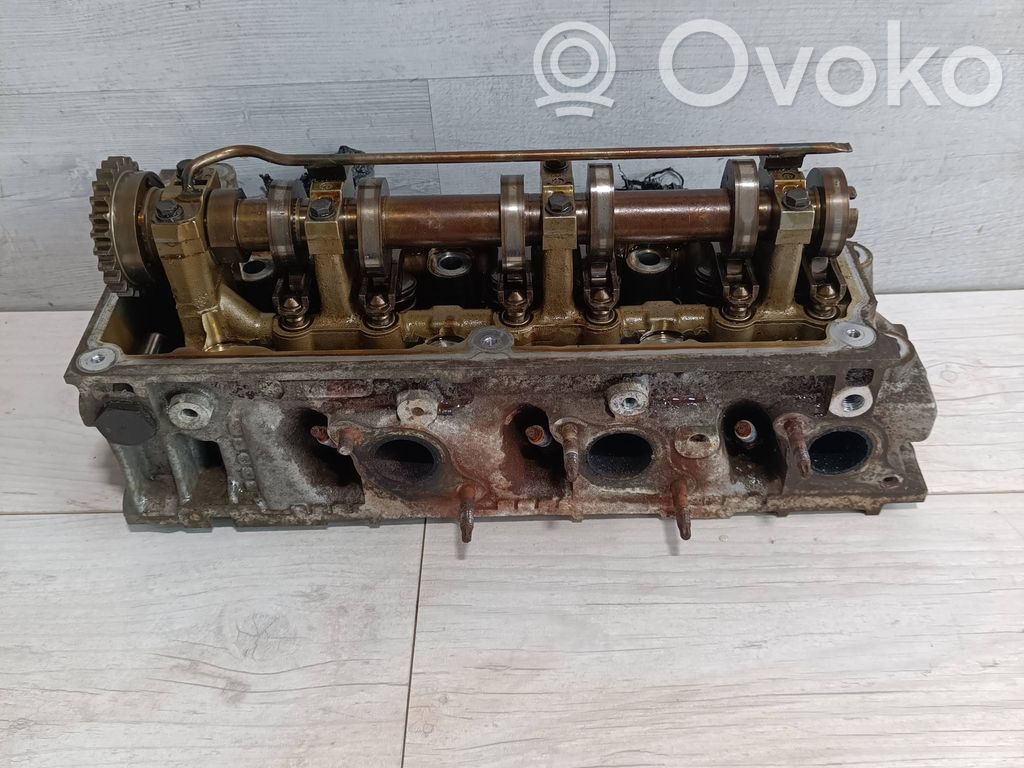 Engine head   6L2E6049