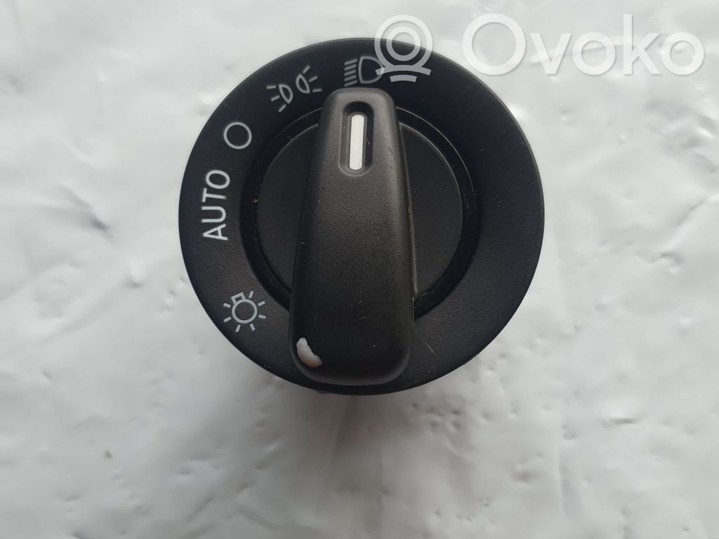 Dodge Challenger Light switch 