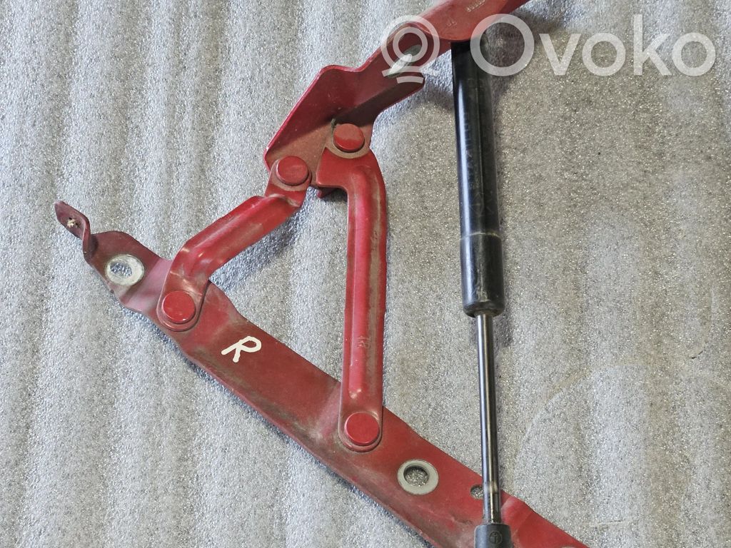 Dodge Challenger Tailgate/trunk/boot hinge 