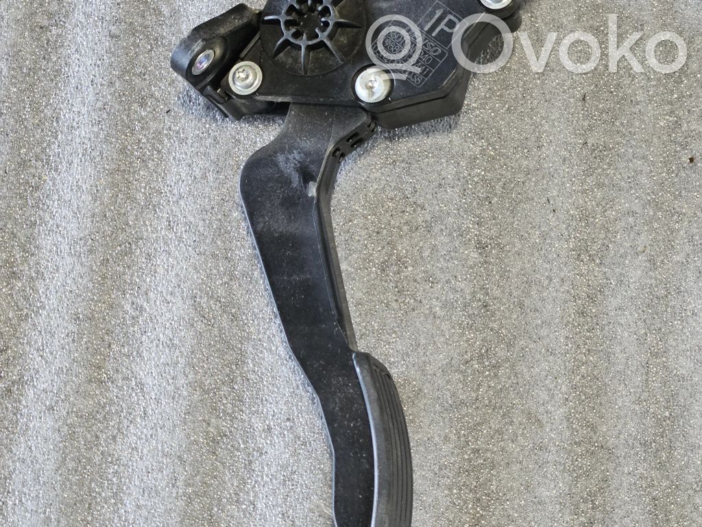 Subaru Legacy Accelerator throttle pedal 