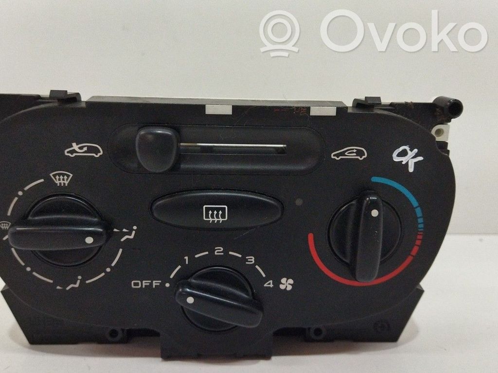 Peugeot 206 Climate control unit 