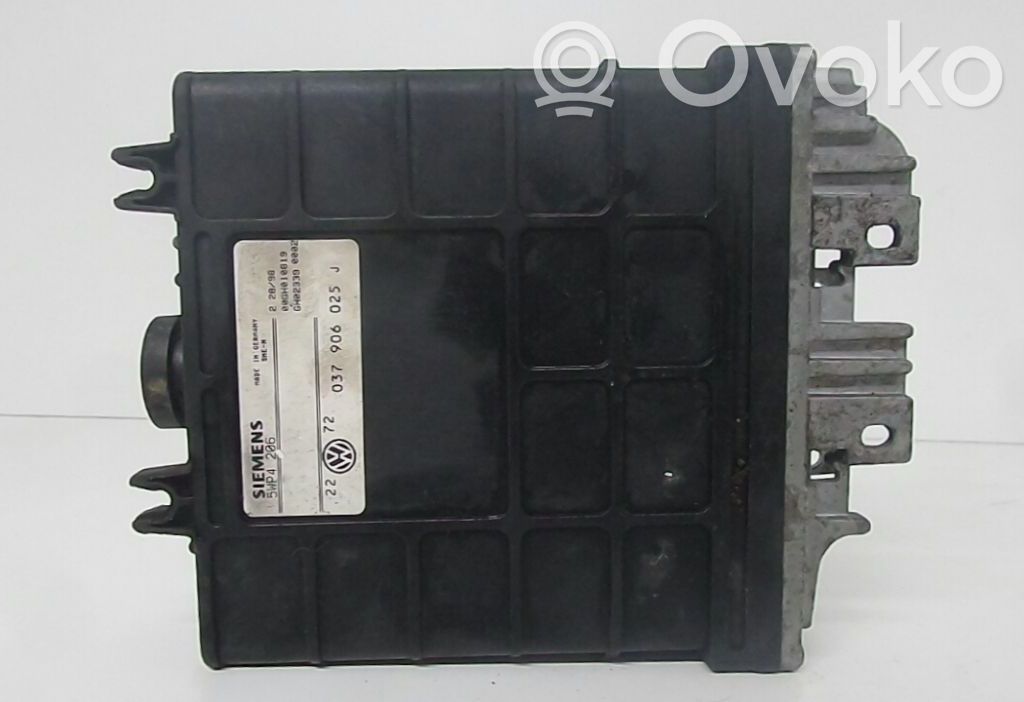 Volkswagen Golf III Engine control unit/module 