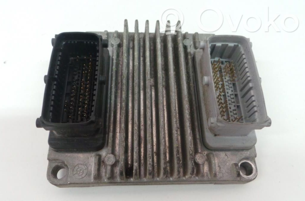 Unidad de control/módulo del motor   MR140
