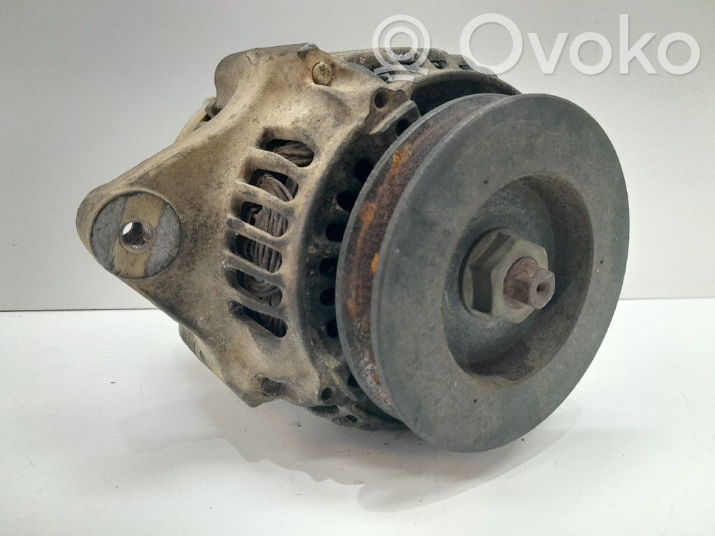 Toyota Corolla Verso E110 Alternador 