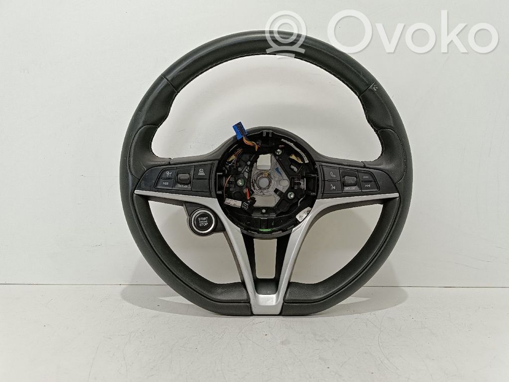 Steering wheel   01561262940