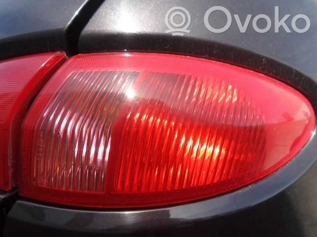 Alfa Romeo 147 Aizmugurējais lukturis virsbūvē 