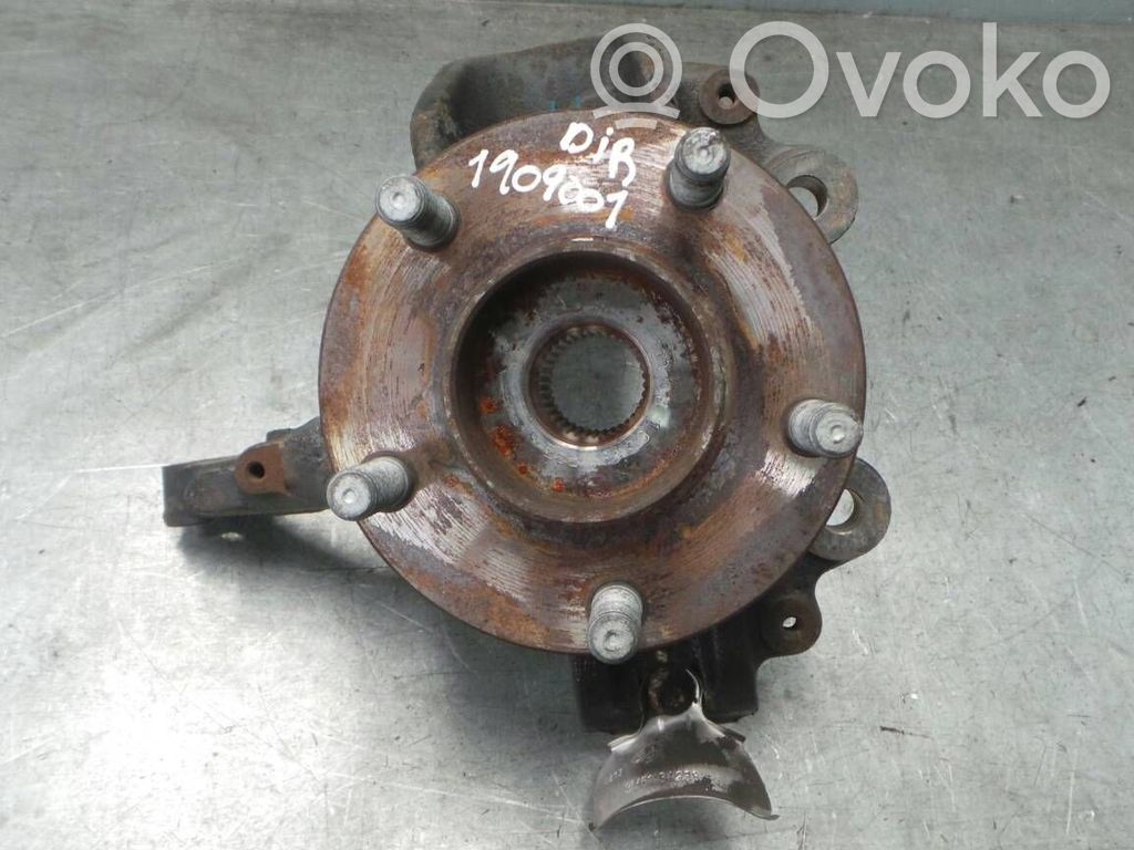 Ford C-MAX I Front wheel hub spindle knuckle 
