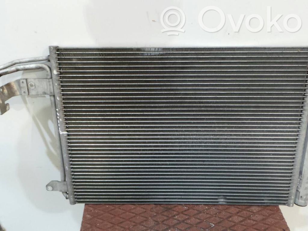 Volkswagen Golf V Jäähdyttimen lauhdutin (A/C) 
