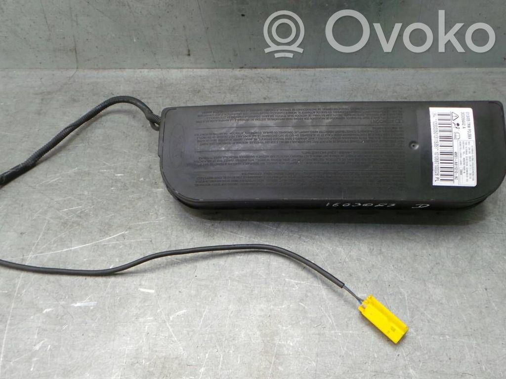 Istuimen turvatyyny   4M51A611D10AC,1603023