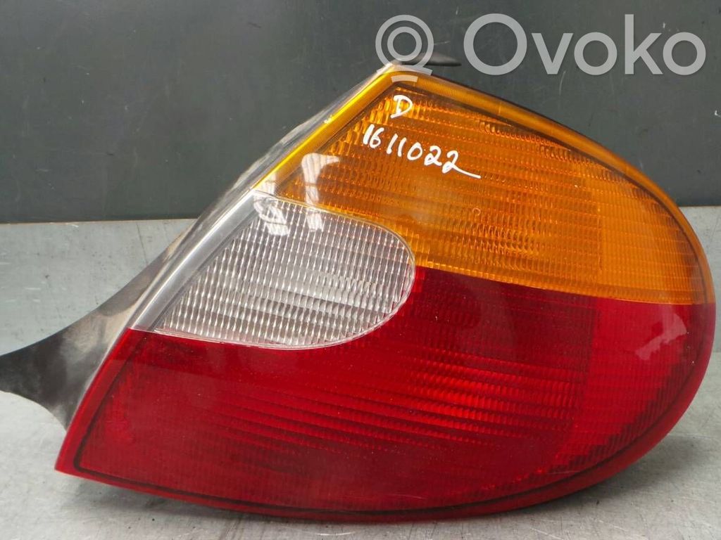 Chrysler Neon II Rear/tail lights 