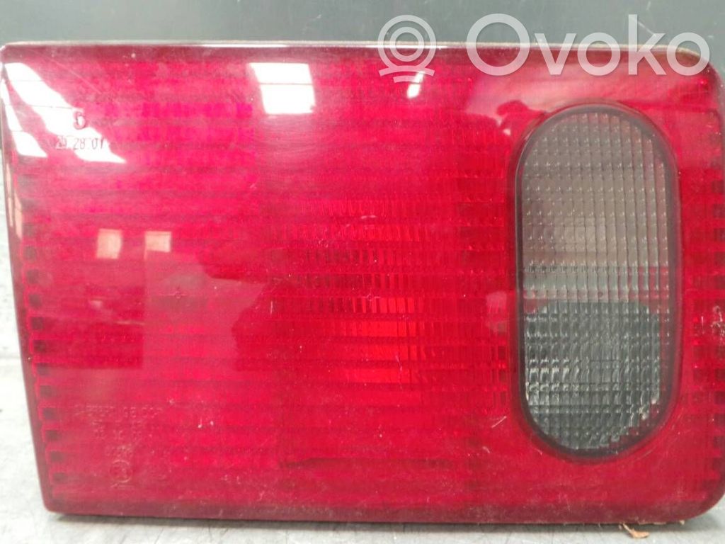 Audi A8 S8 D2 4D Aizmugurējais lukturis pārsegā 
