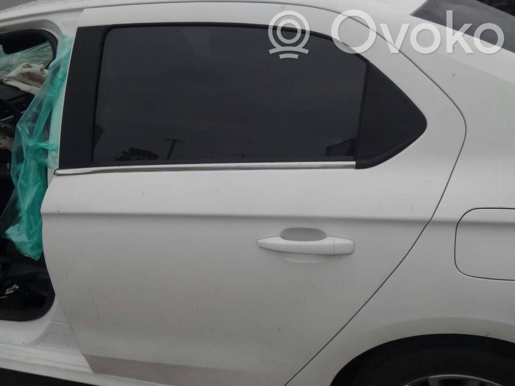 Rear door   1810017