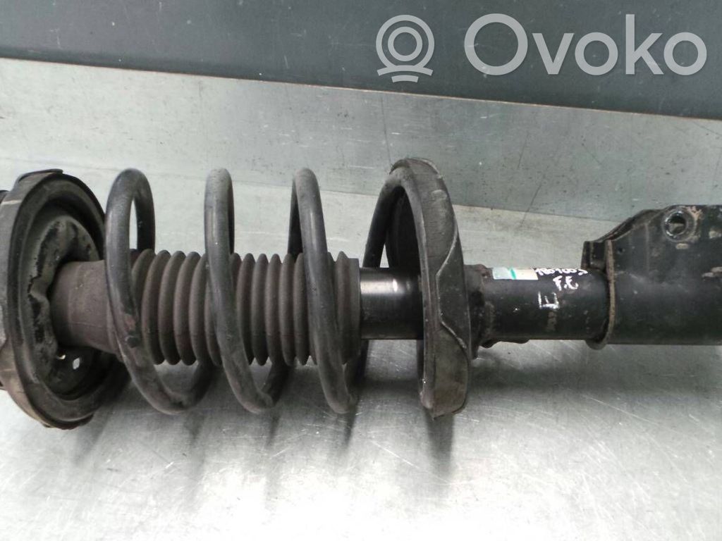 Mazda 323 Stoßdämpfer vorne 